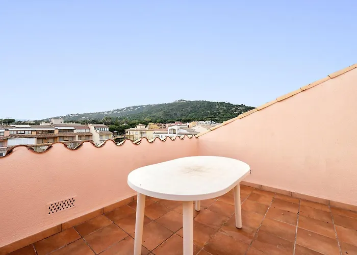 Hauzify I Casa Arboc
